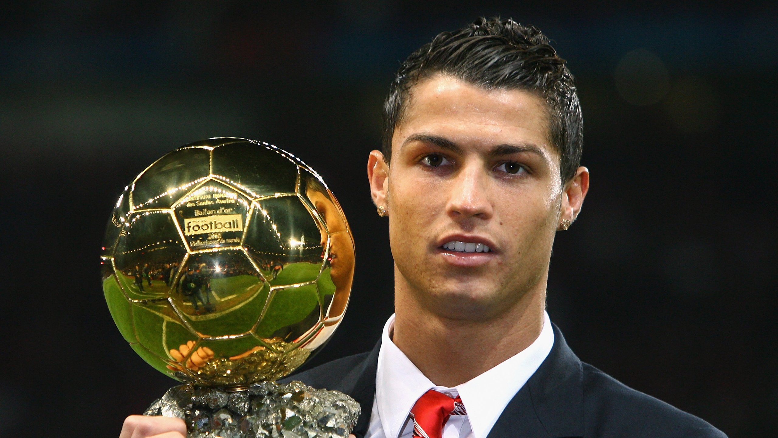 世界杯高温比赛应对方案成功实施 补水暂停避免大面积中暑